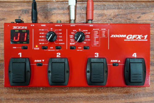 ZOOM GFX-1 34เอฟเฟค เซฟได้40โปรแกรม ปรับค่าต่างๆง่าย มีระบบ ZNR ตัดเสียงรบกวนได้เงียบดีมาก เสียงDist