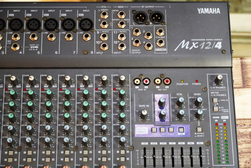 (4) สวยๆญี่ปุ่น YAMAHA MX 12/4 งานคุณภาพจากญี่ปุ่น รีเวิร์บเอฟเฟคร้องในตัว 12ช่อง 8ไมค์ 4กรุ๊ป 2