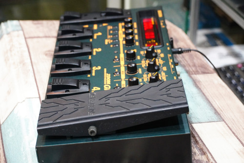 ZOOM GFX-8 (JAPAN) เอฟเฟคกีต้าร์ ตัวในตำนานที่เสียงดีโคตรๆ หนาอ้วนดีมาก โดยเฉพาะเสียงแตก ใครเคยใช้จะ 1