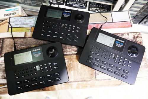 3ตัวสวยๆจ้า ALESIS SR-16 (24บิต) ลงจังหวะไทยแล้ว ต่อฟุตได้2อัน เหยียบฟีลกับStopได้