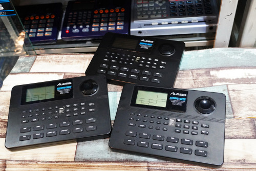 บอกซ์กลอง ALESIS SR-16 (16บิต) ลงจังหวะไทยแล้ว พร้อมอะแด๊ปเตอร์