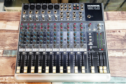 สวยๆจากญี่ปุ่น Mackie 1402-VLZ3  14ch 6ไมค์ 2AUX ไฟ220V