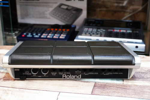 Roland SPD-S Sampling Pad มีรอย ใช้งานปรกติ แซมป์เสียงแล้ว แถมเมม512MB และอะแด๊ปเตอร์ 1