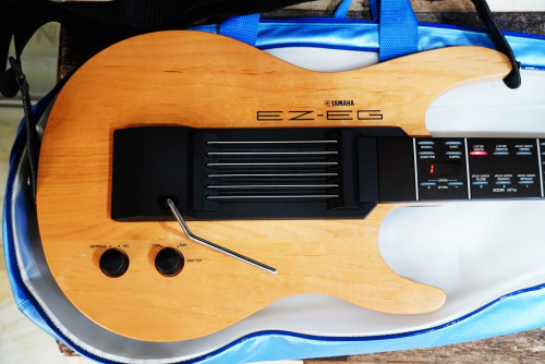 (3) สวยๆพร้อมกระเป๋าแท้ อะแด๊ปเตอร์ YAMAHA EZ-EG Digital Guitar กีต้าร์ดิจิตอล มีไฟวิ่ง และจังหวะคอร