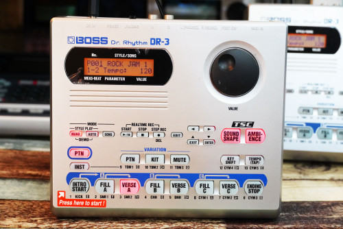 BOSS DR-3 รุ่นประหยัดของ DR-880 เสียงดี ซาวด์กลองยุคใหม่แล้ว สร้างจังหวะง่าย ลูปเป็นเพลงได้ 120เสียง