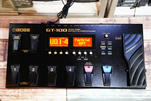 BOSS GT-100 พร้อมอะแด๊ปเตอร์Rolandแท้ 