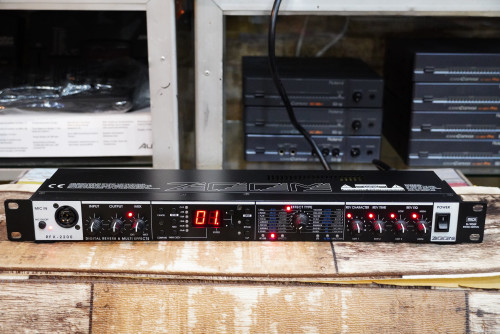 ZOOM RFX-2200 Digital Reverb Multi Effects Rack Unit 1U
