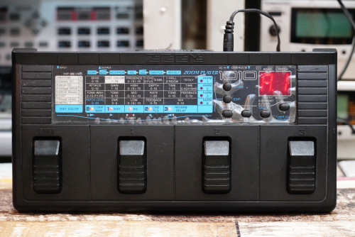 เอฟเฟคญี่ปุ่นราคาเบาๆ ZOOM 1010 (JAPAN) ผลิตญี่ปุ่น เสียงหนาอ้วนดีมาก มีเอฟเฟค25เสียง ให้เลือกผสมใช้