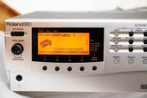 เหมือนใหม่ กล่องครบ Roland SC-8850 (JAPAN) ซาวด์โมดุลที่ให้เสียงดนตรีละเอียดและสมจริงที่สุด 2