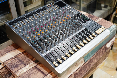 สวยๆจากญี่ปุ่น Mackie 1642-VLZ3 16ch ไฟ220V 4