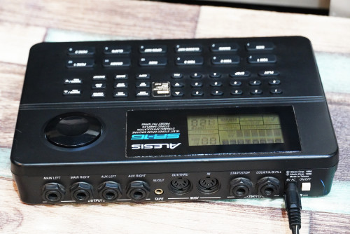 บอกซ์กลอง ALESIS SR-16 (16บิต) ลงจังหวะไทยแล้ว พร้อมอะแด๊ปเตอร์ 1