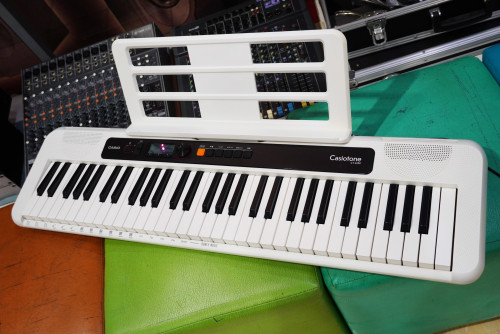 CASIO Casiotone CT-S200 เหมือนใหม่ พร้อมอะแด๊ปเตอร์ สแตนด์โน๊ต