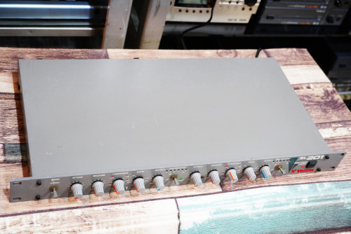 Vestax SL-201 (JAPAN) คอมเพรสเซ่อร์และลิมิตเตอร์ 2ช่อง งานญี่ปุ่น เสียงคมชัดดีมาก 1