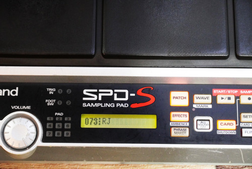 Roland SPD-S Sampling Pad มีรอย ใช้งานปรกติ แซมป์เสียงแล้ว แถมเมม512MB และอะแด๊ปเตอร์ 5