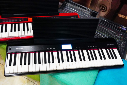 Roland GO Piano GO-61P Bluetooth พร้อมกระเป๋า ที่วางโน๊ต อะแด๊ปเตอร์