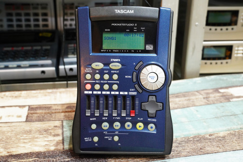 เครื่องมัลติแทร็ค TASCAM Pocketstudio 5 แถมเมม128MB และอะแด๊ปเตอร์แท้ ใช้งานปรกติ