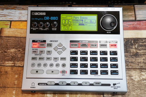 บอกซ์กลอง BOSS DR-880 รุ่นมีสวิทช์ด้านหลัง สวยๆพร้อมอะแด๊ปเตอร์ คู่มือไทยครบ ลงจังหวะไทย100จังหวะพร้