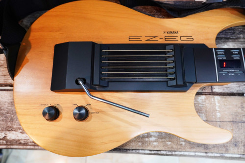 สวยๆจากญี่ปุ่น YAMAHA EZ-EG กีต้าร์ไฟฟ้าดิจิตอล พร้อมกระเป๋า อะแด๊ปเตอร์ สายสะพาย คันโยกครบ ใช้งานปร