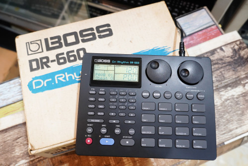 ใหม่กริ๊ปกล่องครบ BOSS DR-660 (JAPAN) บอกซ์กลอง ลงจังหวะไทย124จังหวะ มีลูกส่งลูกรัว มีทุกจังหวะที่ต้