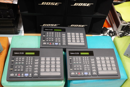 3ตัวสวยๆ Roland R-70 (JAPAN) ลงจังหวะไทย100จังหวะ มีลูกส่งคั่นกลาง พร้อมอะแด๊ปเตอร์ คู่มือไทย 2
