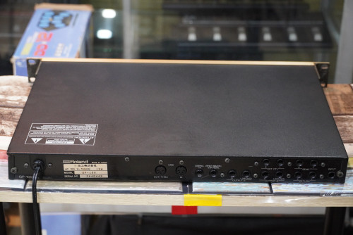 Roland GP-100 Guitar Preamp Multi Effects Processor (JAPAN) ปรีแอมป์กีต้าร์แบบแร็ค มีเอฟเฟคในตัว 3