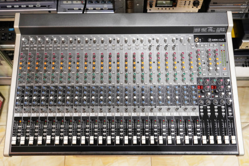 Mackie 2404-VLZ3 24ช่อง 20ไมค์ เอฟเฟคไมค์2ชุดในตัว มีคอมเพรสเซ่อร์ ต่อUSBได้ ไฟ220V สภาพสวย ใช้งานปร