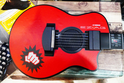 YAMAHA EZ-AG Digital Acoustic Guitar กีต้าร์อะคูสติกดิจิตอล พร้อมกระเป๋า สายสะพาย ลำโพงในตัว ต่อMIDI