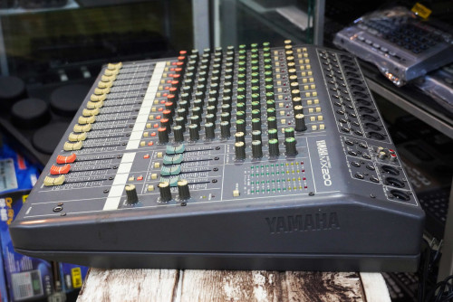 YAMAHA MX200 12ไมค์XLR 4AUX ต่อSend/Returnได้4ทาง มีสวิทช์เลือกอินพุทXLRกับRCA 1