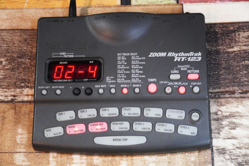 ZOOM RT-123 (JAPAN) ริทึ่มบอกซ์กลองไฟฟ้า เสียงกลองดีมาก เคาะแทนกลองจริง ตลกตีมุข โฟล๊คเล