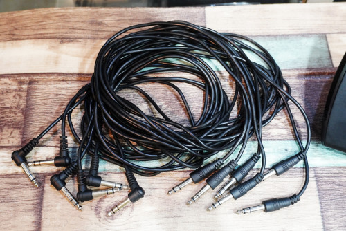 โมดูลกลอง Roland TD-3 แถมสายแจ็ค2.5m 6เส้น และแท่นยึด มี114เสียง 32ชุดกลอง เซฟได้10ชุด 10รูทริก MIDI 4