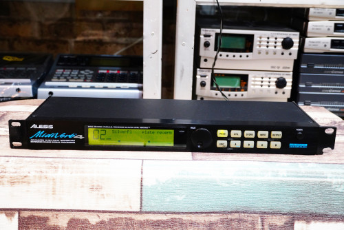 เอฟเฟคไมค์ ALESIS MidiVerb4 (TAIWAN) ของแท้ไต้หวัน หูหัก1ที่ ลดราคาไป ตัวนี้รุ่นใหญ่และเสียงดีกว่า M