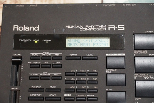 บอกซ์กลอง Roland R-5 ลงจังหวะไทย78จังหวะ พร้อมออกงาน ใช้งานปรกติทุกปุ่ม พร้อมอะแด๊ปเตอร์ 1