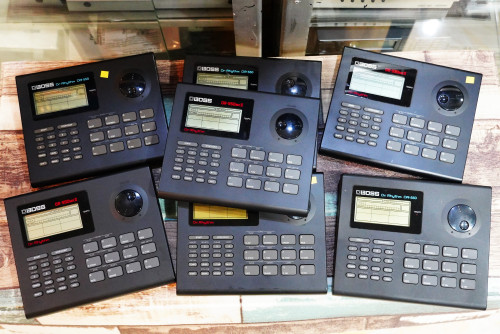 มีทั้ง2รุ่น BOSS DR-550mkII , DR-550 บอกซ์กลอง ซาวด์กลองดีมาก พร้อมอะแด๊ปเตอร์ คู่มือไทย