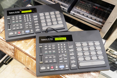 3ตัวสวยๆ Roland R-70 (JAPAN) ลงจังหวะไทย100จังหวะ มีลูกส่งคั่นกลาง พร้อมอะแด๊ปเตอร์ คู่มือไทย 3