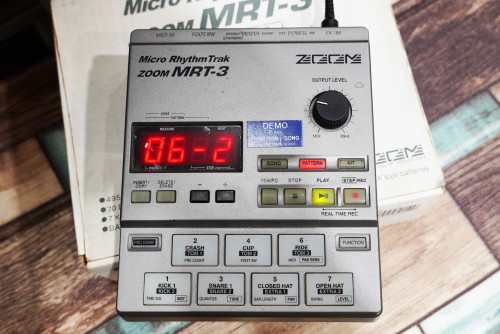 บอกซ์กลอง ZOOM MRT-3 พร้อมอะแด๊ปเตอร์ จังหวะโรงงาน396 สร้างโปรแกรมเองได้99แพทเทิร