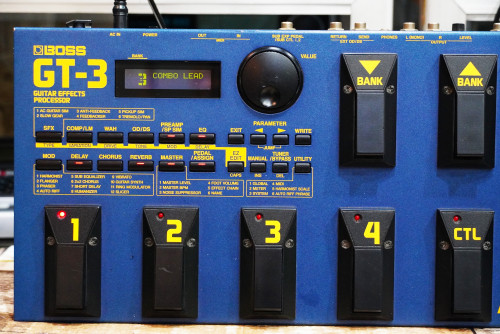 BOSS GT-3 หลายคนยังตามหาGT รุ่นแรกๆ เพราะชอบเนื้อเสียง เสียงClean,Acoustic ดีมาก, เสียง Distortionเน 6