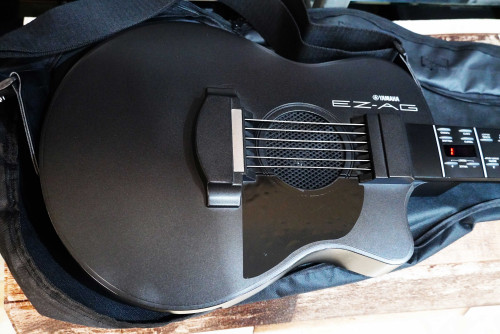 สวยๆญี่ปุ่นพร้อมกระเป๋า อะแด๊ปเตอร์ YAMAHA EZ-AG Digital Acoustic Guitar กีต้าร์อะคูสติก ดิจิตอล