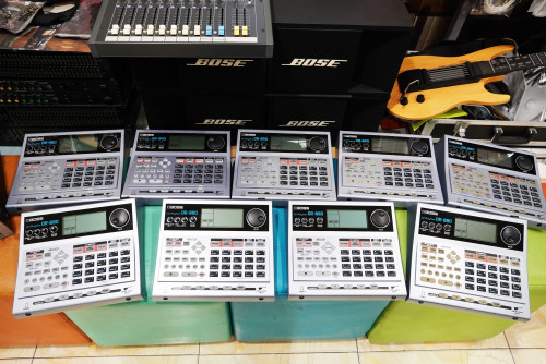 ราคา14500-16500 บอกซ์กลอง BOSS DR-880 ลงจังหวะไทย76จังหวะ พร้อมอะแด๊ปเตอร์ คู่มือไทย