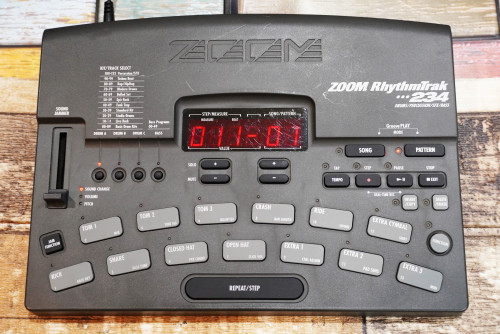 ZOOM RT-234 (JAPAN) งานญี่ปุ่น ตั้งได้64ชุดกลอง เซฟได้100จังหวะ โรงงาน400จังหวะ ซาวด์24บิต 13แป้นเคา