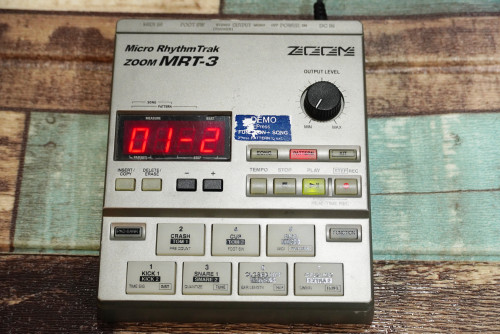 บอกซ์กลอง ZOOM MRT-3 พร้อมอะแด๊ปเตอร์ จังหวะโรงงาน396 สร้างโปรแกรมเองได้99แพทเทิร