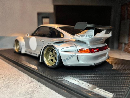 Ignition:IG2682 1:18 RWB 993 Silver Pig [Width 10 Length 24 Height 7 cms] 2