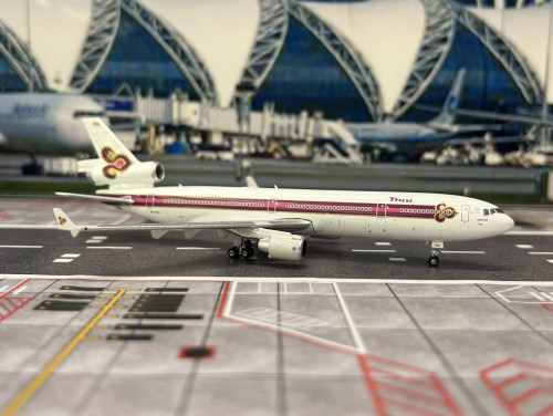 Phoenix 1:400 Thai MD-11 HS-TMG PH1758 [Width 12 Length 15 Height 4.5 cm] 2