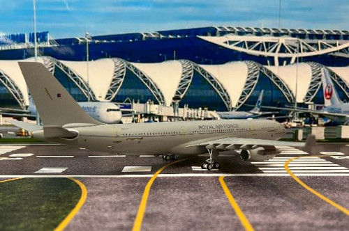 Inflight 1:200 UK Air Force A330 Voyager KC3 ZZ335 IFMRTTRAF335 [Width 30 Length 31 Height 8.5 cm] 4