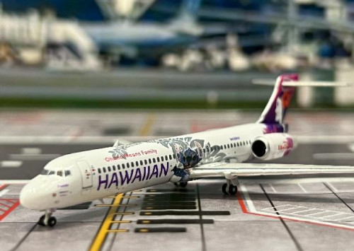 Phoenix 1:400 Hawaiian 717 N488HA [Lilo & Stitch] P4666 [Width 7 Length 9.5 Height 2 cm] 7