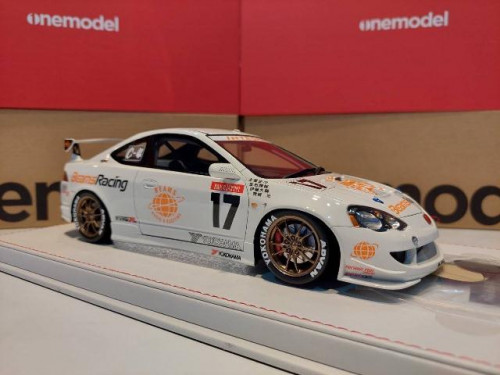 One Model: 21D01-01 1:18 DC5 Type R Beams Integra Racing #17 [Width 10 Length 25 Height 7 cms] 1