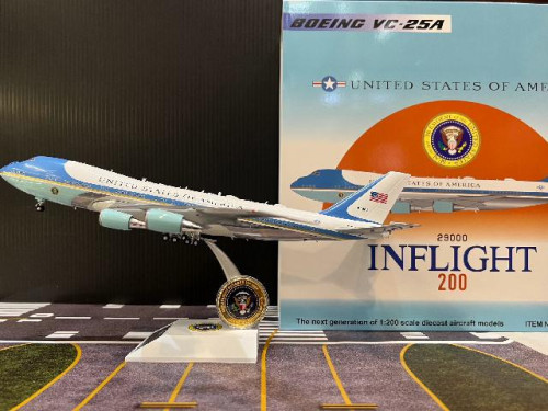  Inflight 1:200 USAF VC-25A #29000 IFVC25A1226P [Width 30 Length 35 Height 10 cm]