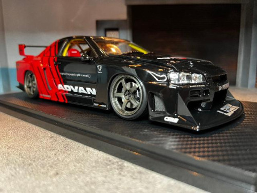 Ignition:IG2703 1:18 LB-ER34 Super Silhouette Skyline Blk/Red [Width 10 Length 27 Height 8 cms] 1