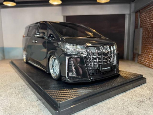 IG2429 1:18 Alphard H30W Lounge S Blk [Width 9 Length 28 Height 10 cms] 2