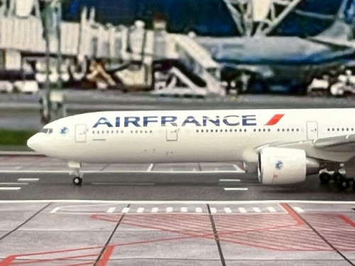 Herpa Wings 1:500 Air France 777-300ER F-GZNF HW535618-001 [Width 13 Length 14.5 Height 3.5 cm] 2