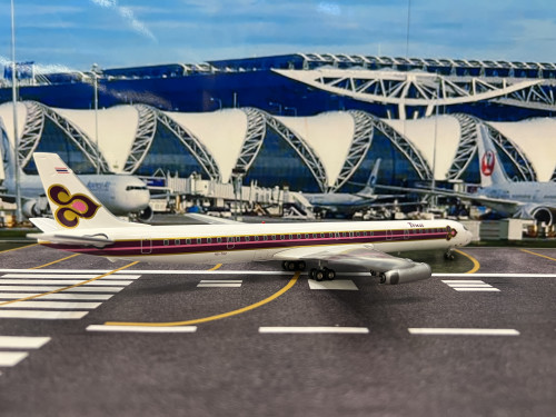 Infight200 1:200 Thai Airways DC-8-63 HS-TGZ IF863TG1023 4